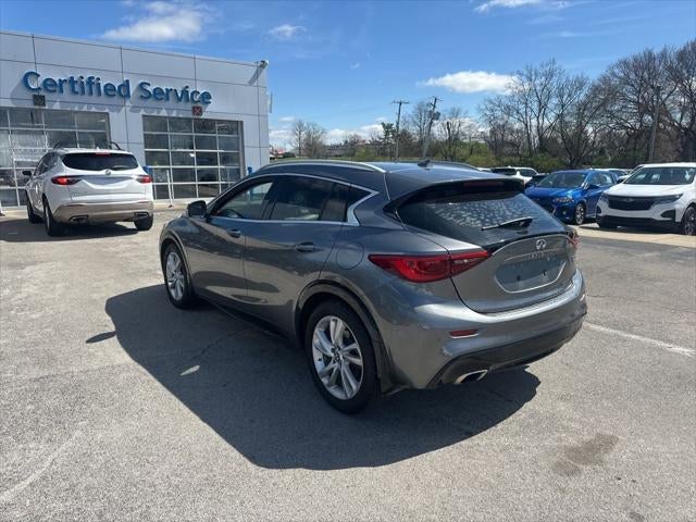 2017 INFINITI QX30 Premium
