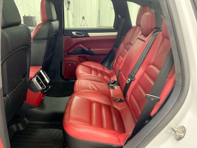 2016 Porsche Cayenne GTS