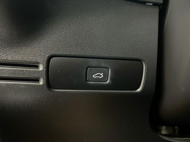 2023 Volvo XC40 Ultimate