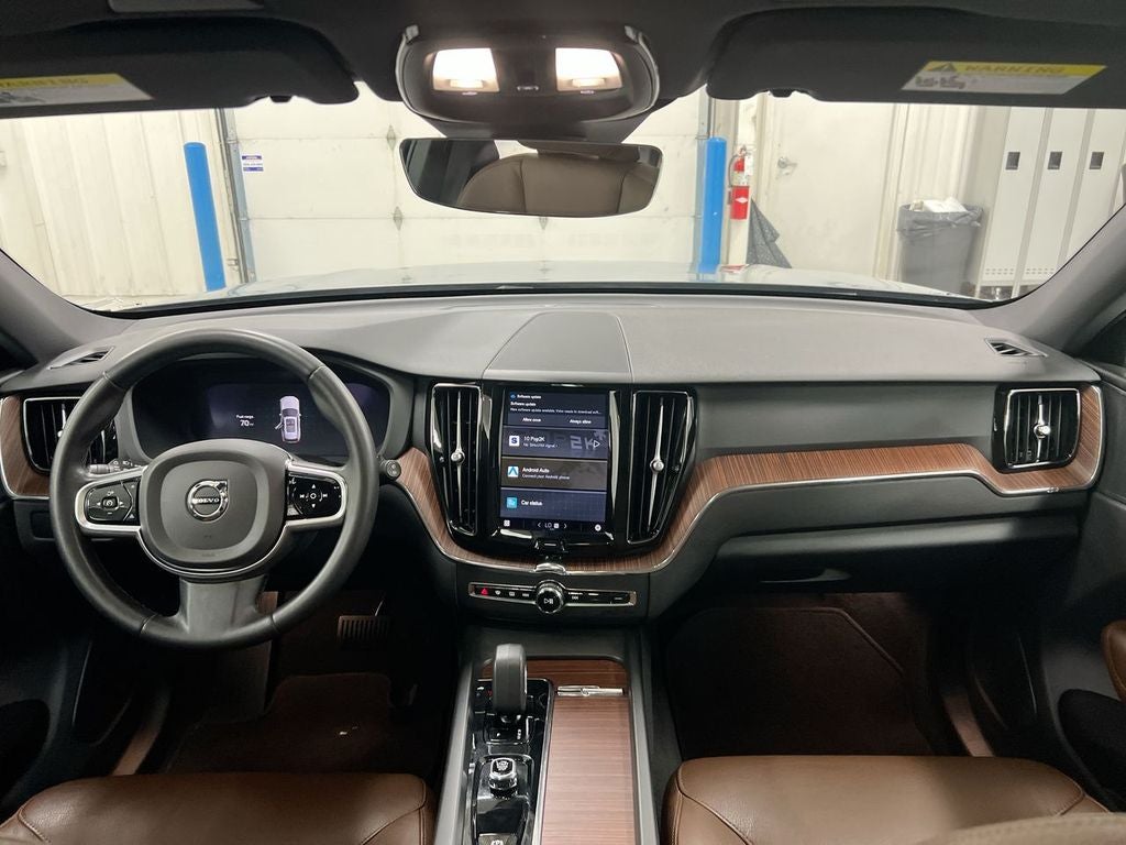 2023 Volvo XC60 B5 Plus Bright Theme