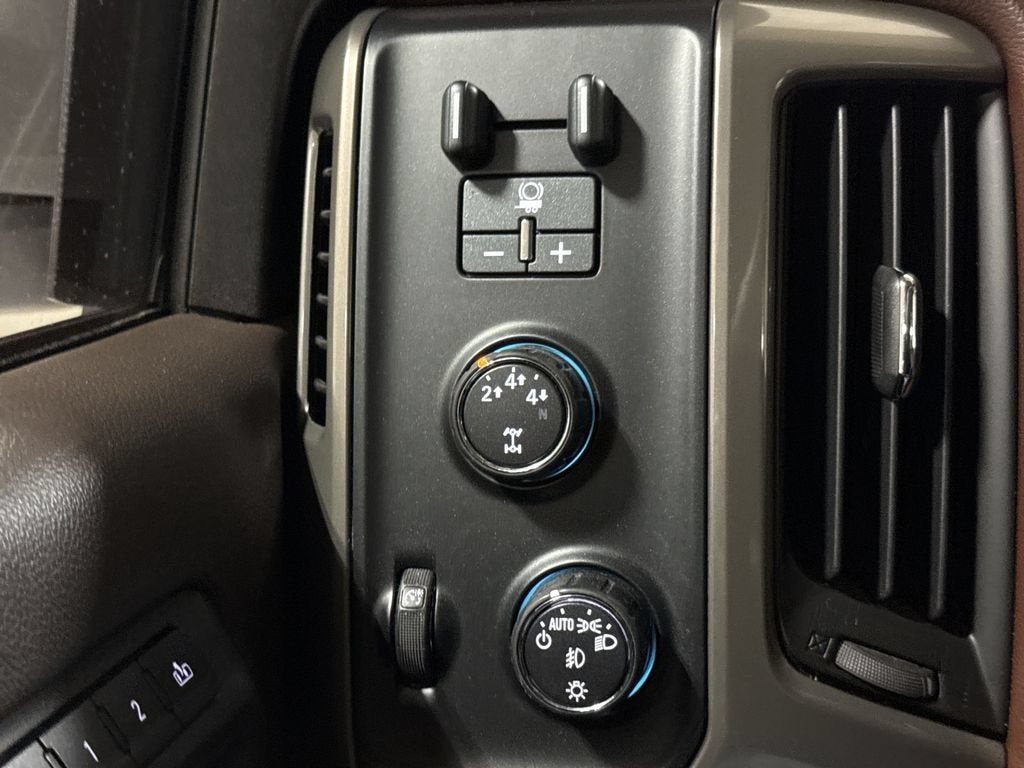 2015 Chevrolet Silverado 3500 HD High Country