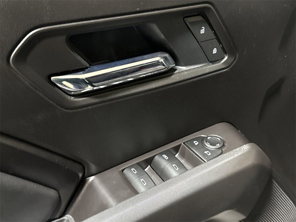 2025 Chevrolet Colorado WT/LT