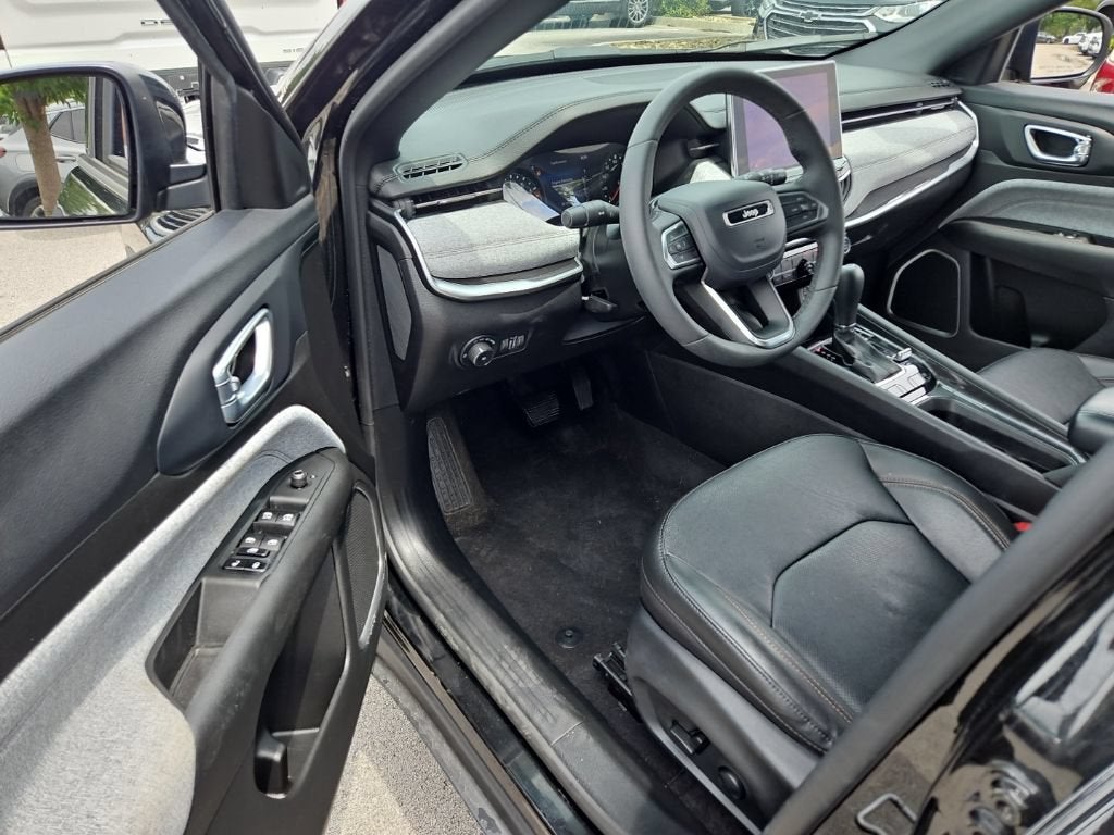 2023 Jeep Compass Latitude Lux
