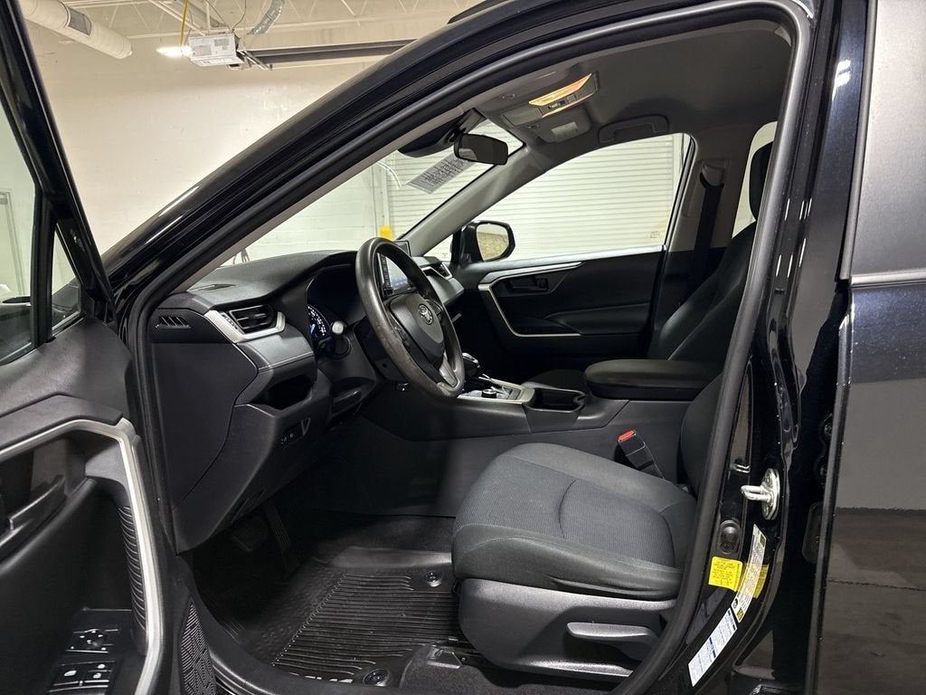2020 Toyota RAV4 Hybrid LE