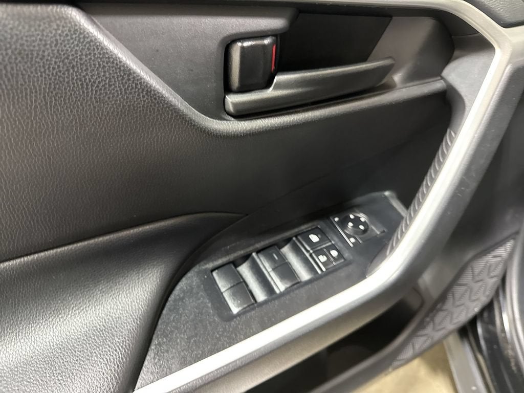 2020 Toyota RAV4 Hybrid LE