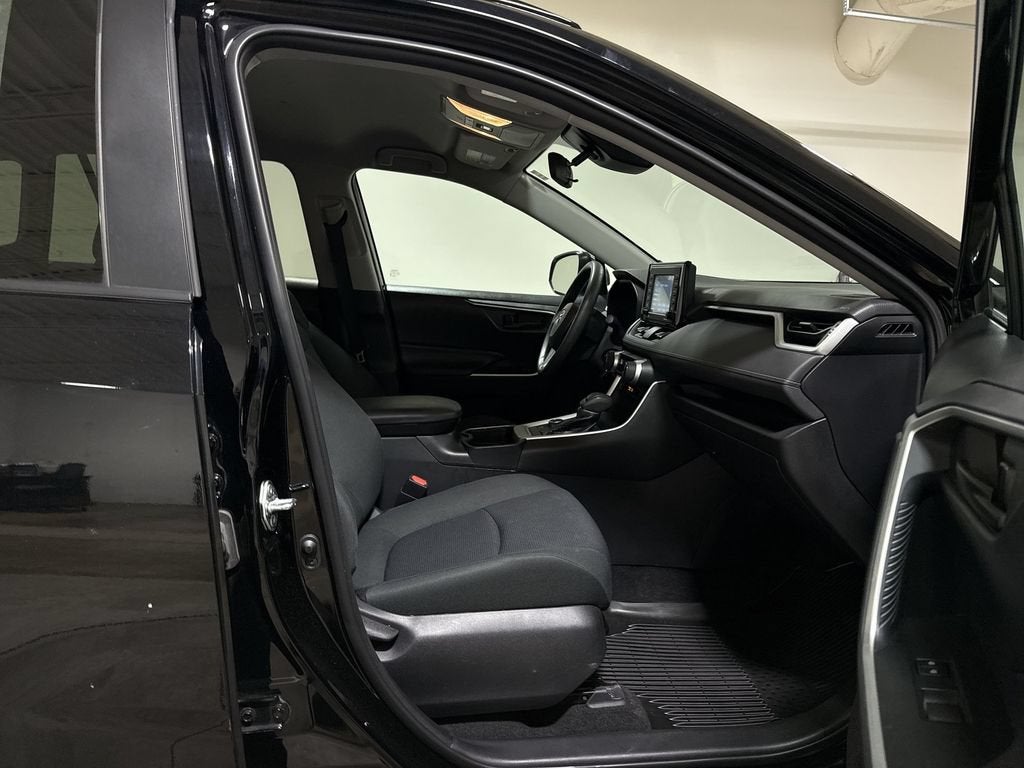2020 Toyota RAV4 Hybrid LE