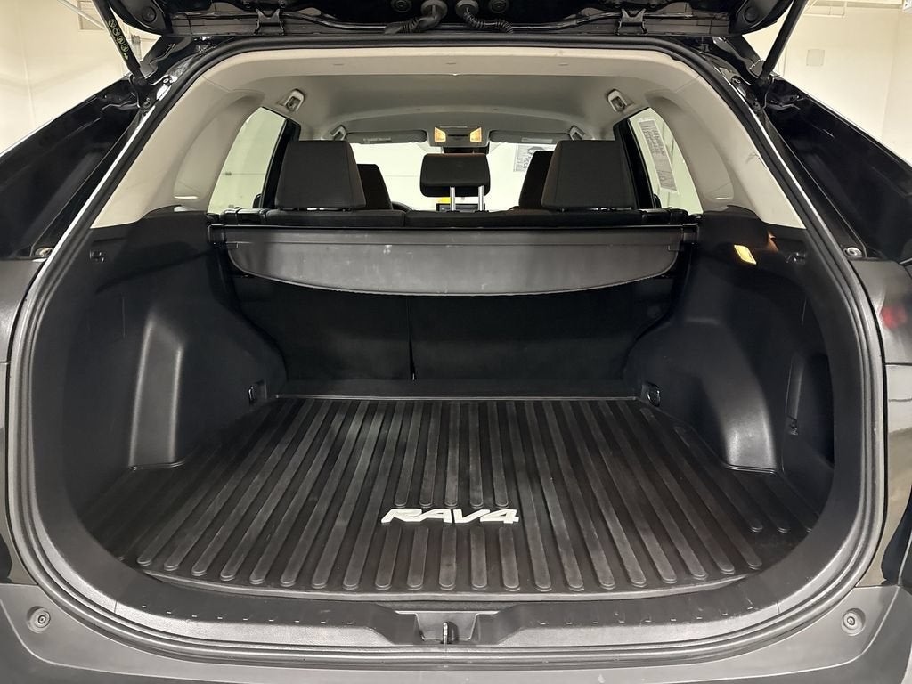 2020 Toyota RAV4 Hybrid LE