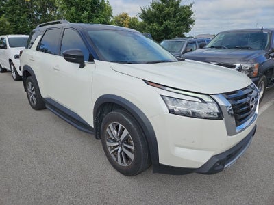 2024 Nissan Pathfinder SL