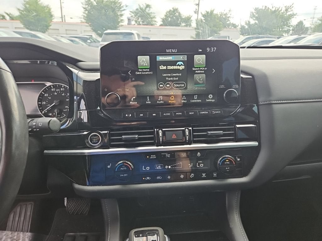 2024 Nissan Pathfinder SL