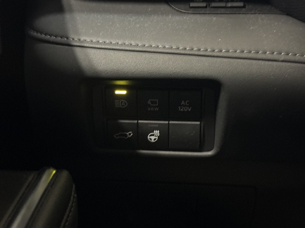 2023 Toyota Highlander Hybrid Platinum