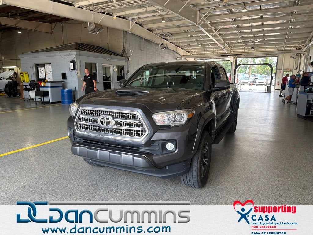 2016 Toyota Tacoma SR