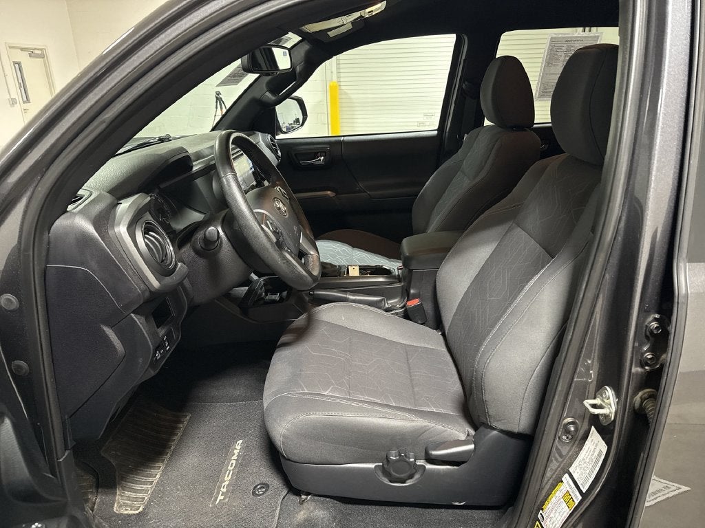 2016 Toyota Tacoma SR
