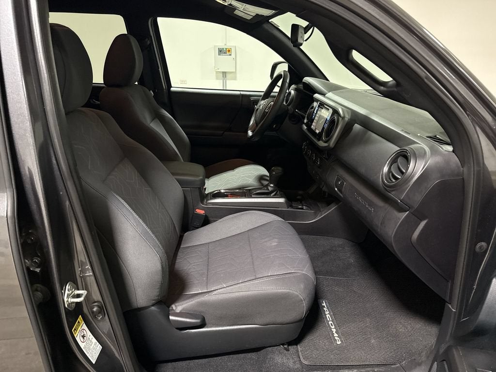 2016 Toyota Tacoma SR