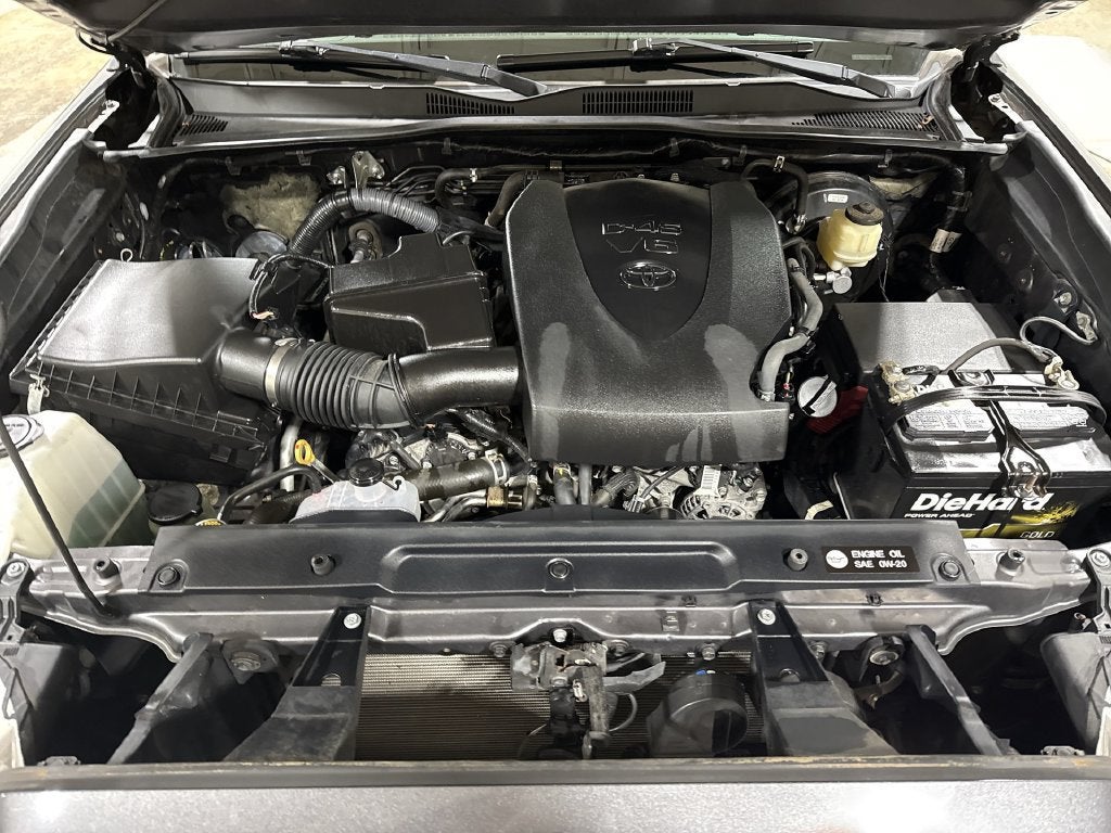 2016 Toyota Tacoma SR