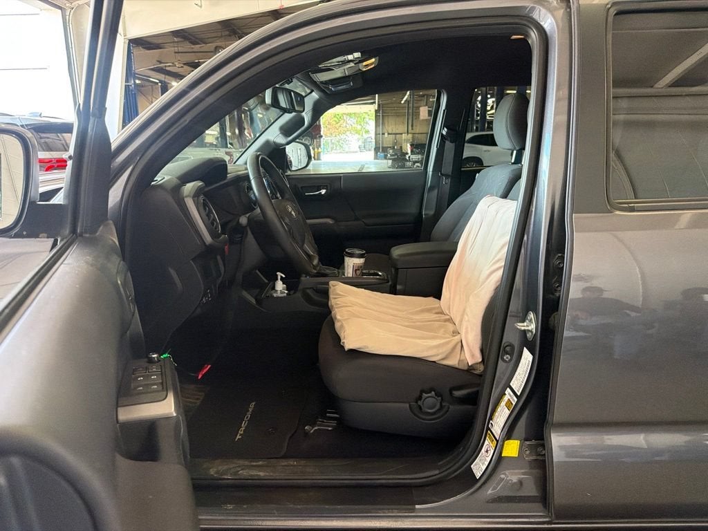 2016 Toyota Tacoma SR