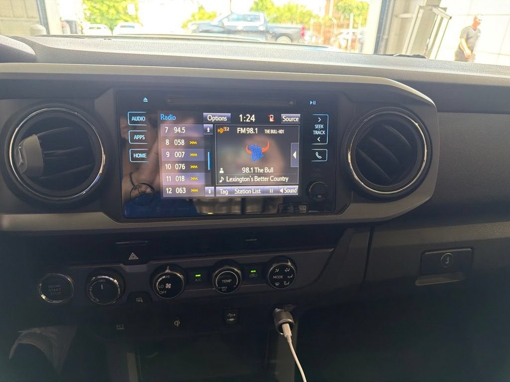 2016 Toyota Tacoma SR