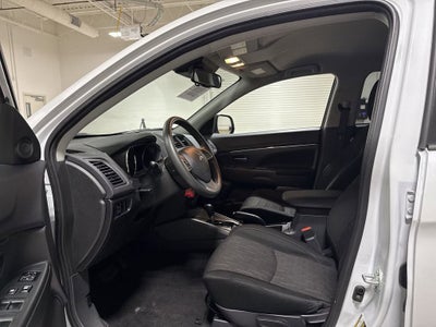 2024 Mitsubishi Outlander Sport S