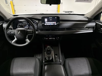 2024 Mitsubishi Outlander ES