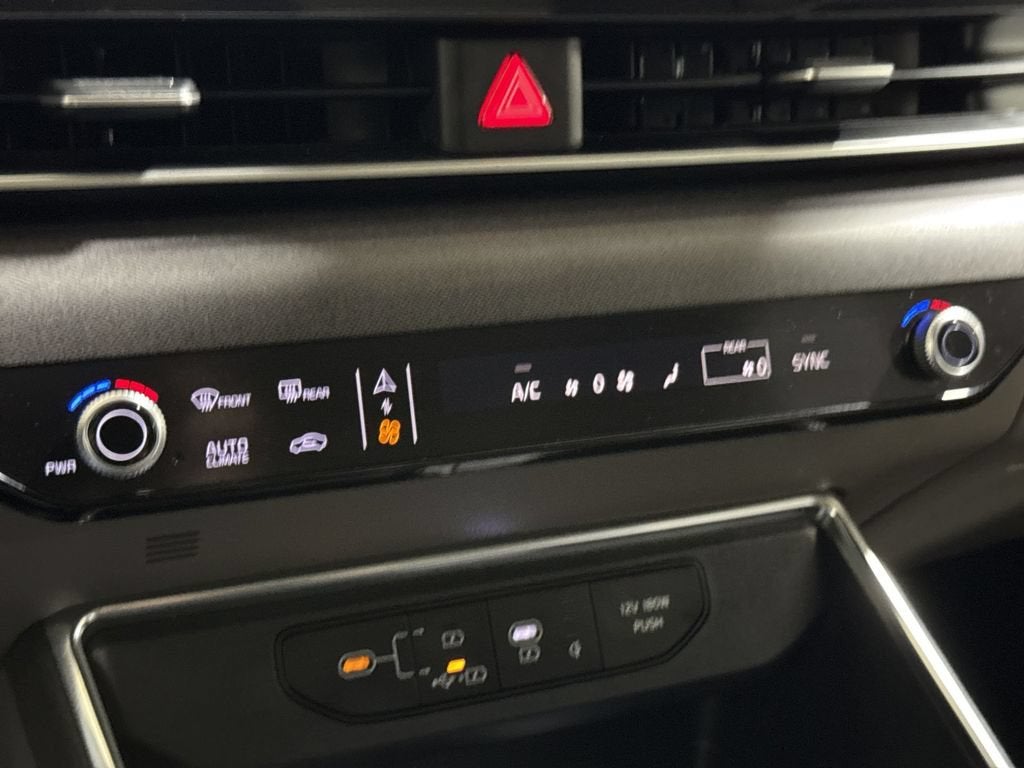 2025 Kia Carnival SX