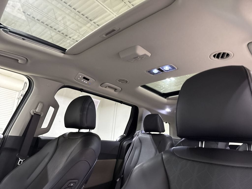 2025 Kia Carnival SX