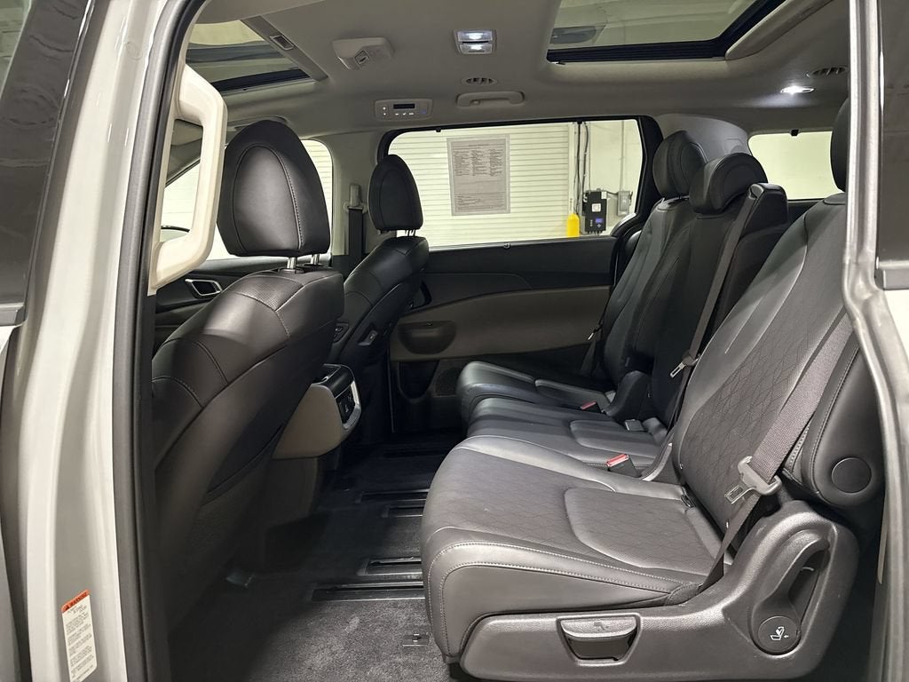 2025 Kia Carnival SX