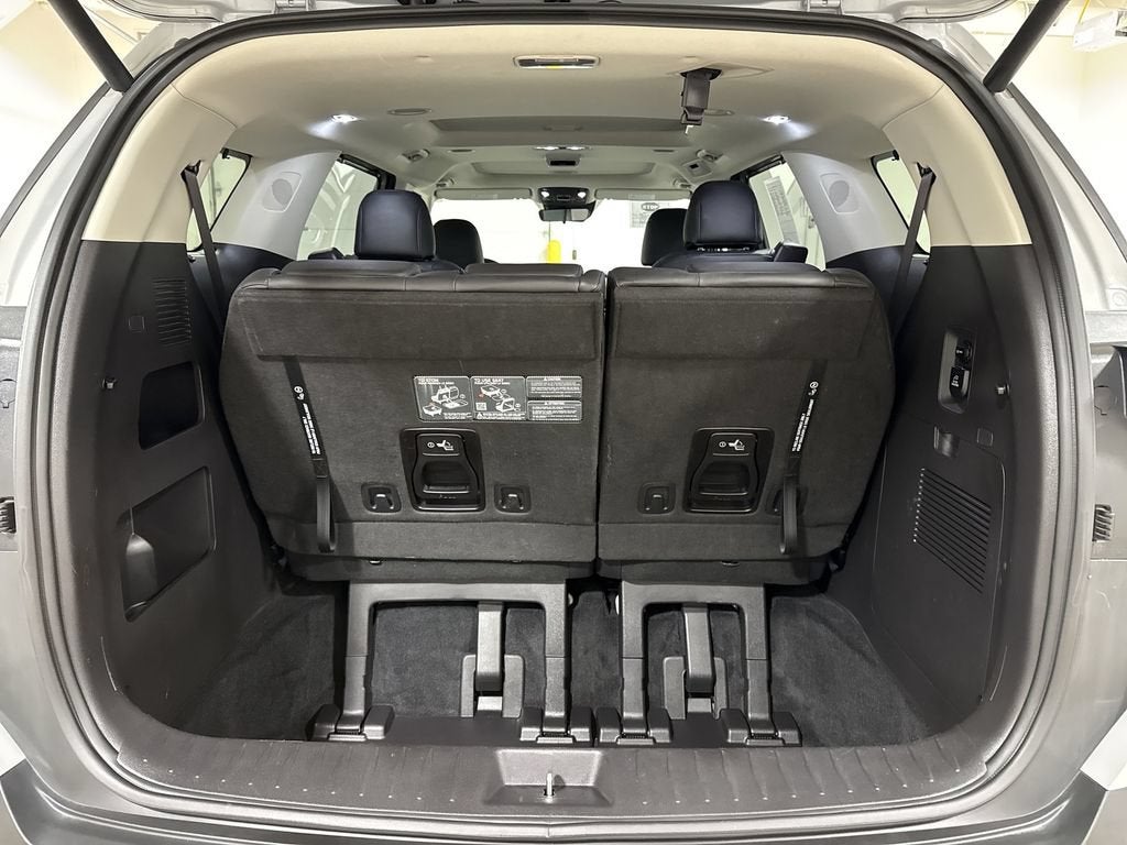 2025 Kia Carnival SX