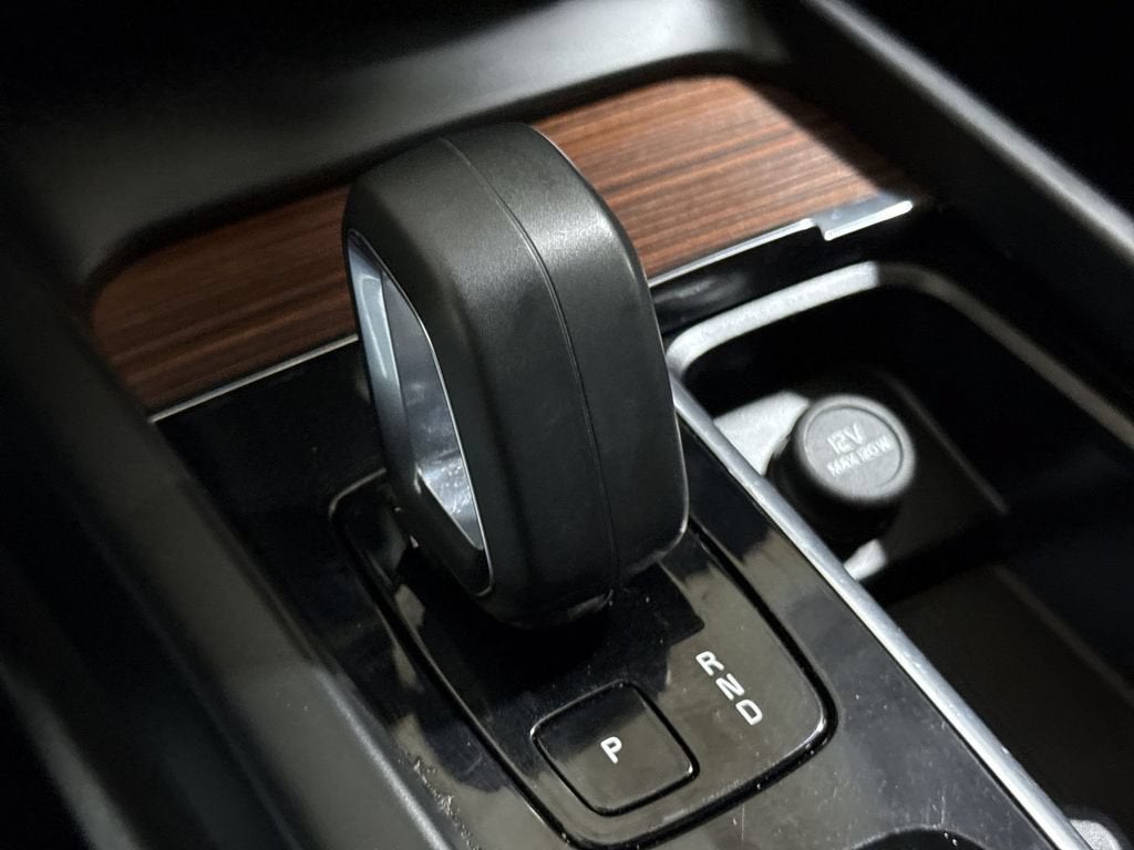 2023 Volvo XC60 Plus Bright Theme