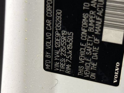 2023 Volvo XC60 Plus Bright Theme