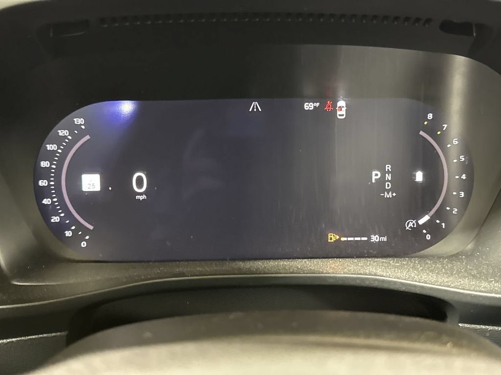 2023 Volvo XC40 Plus Bright Theme