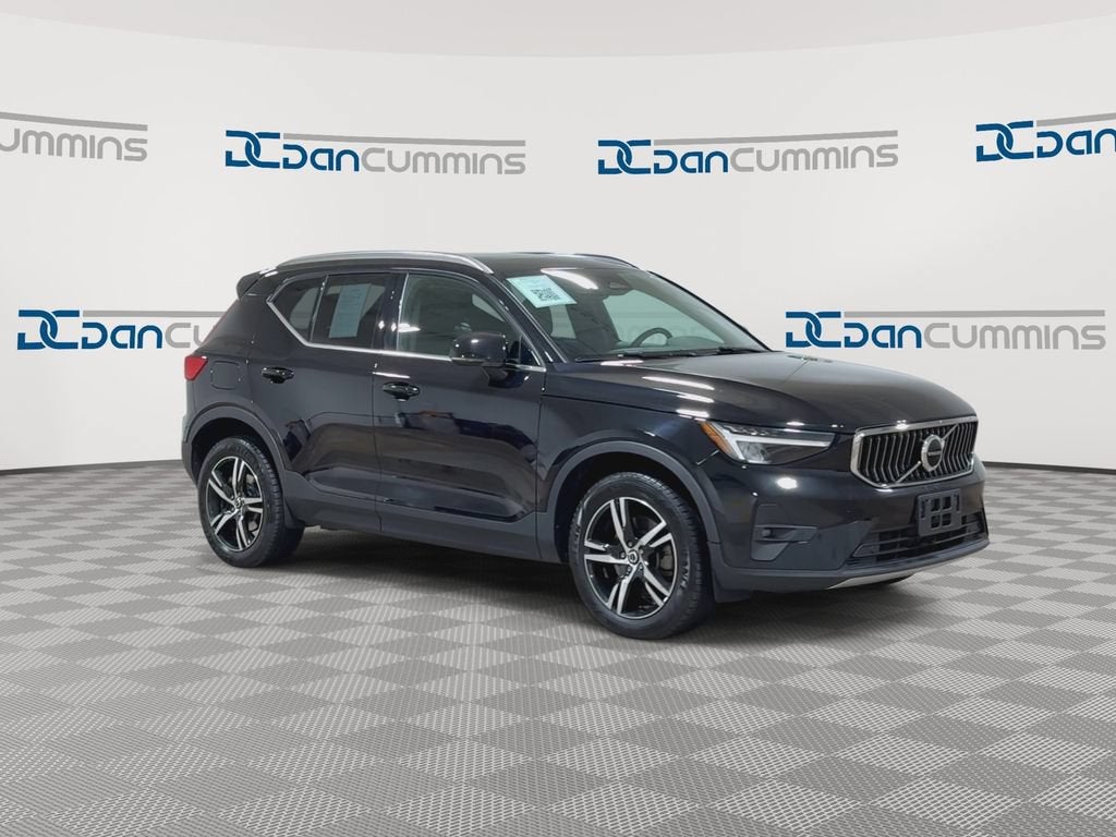 2023 Volvo XC40 Plus Bright Theme