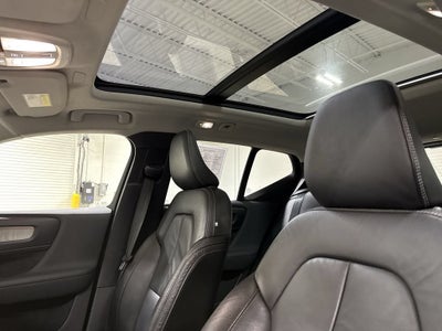 2023 Volvo XC40 Plus Bright Theme