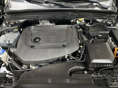 2023 Volvo XC40 Plus Bright Theme