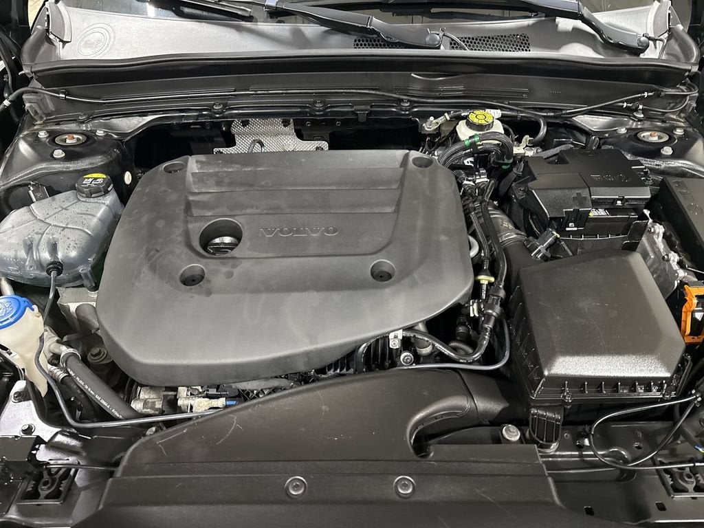 2023 Volvo XC40 Plus Bright Theme