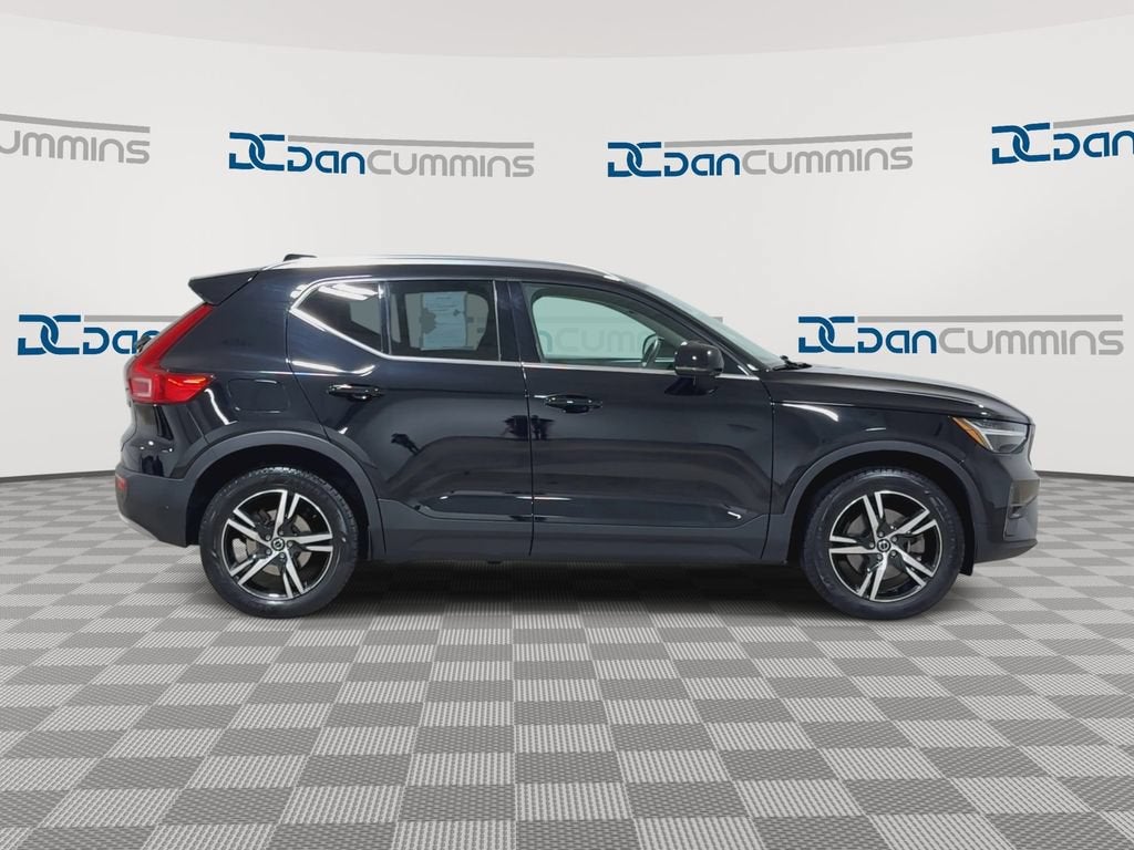 2023 Volvo XC40 Plus Bright Theme