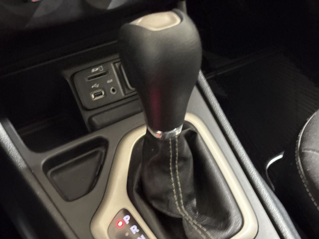 2015 Jeep Cherokee Sport