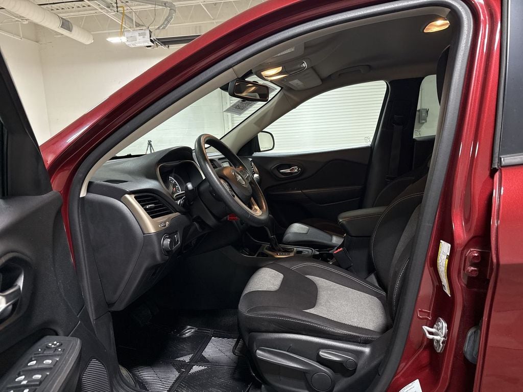 2015 Jeep Cherokee Sport