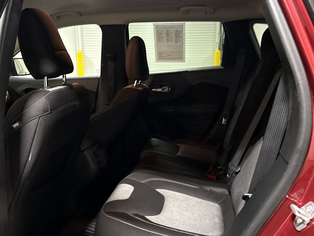 2015 Jeep Cherokee Sport