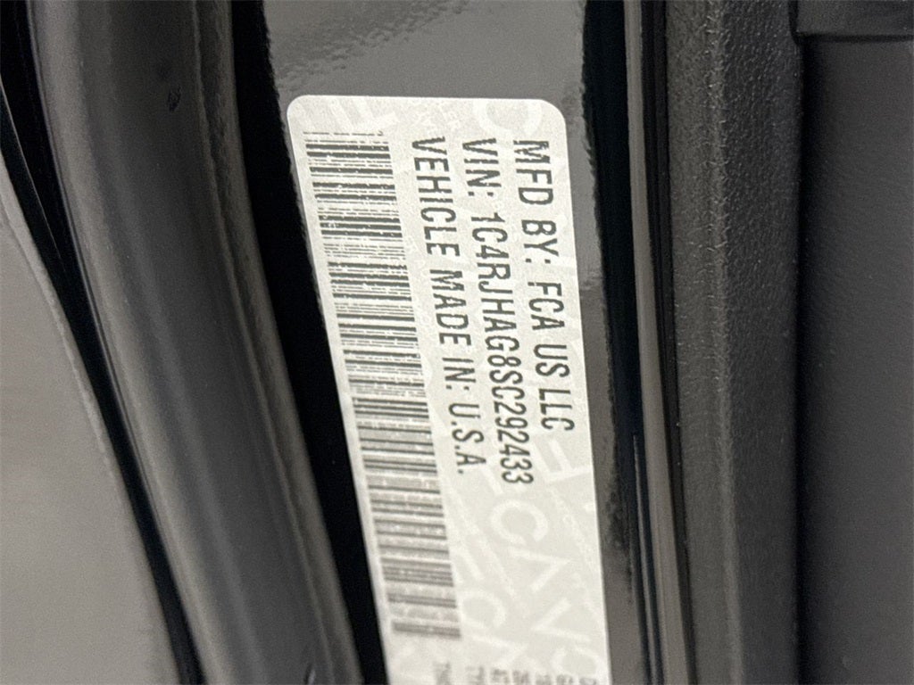 2025 Jeep Grand Cherokee Laredo