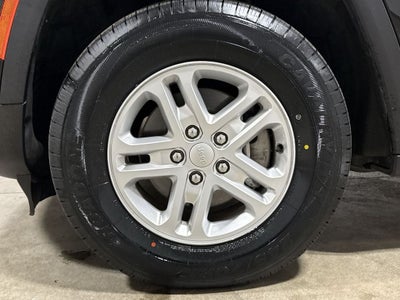 2022 Jeep Grand Cherokee Laredo