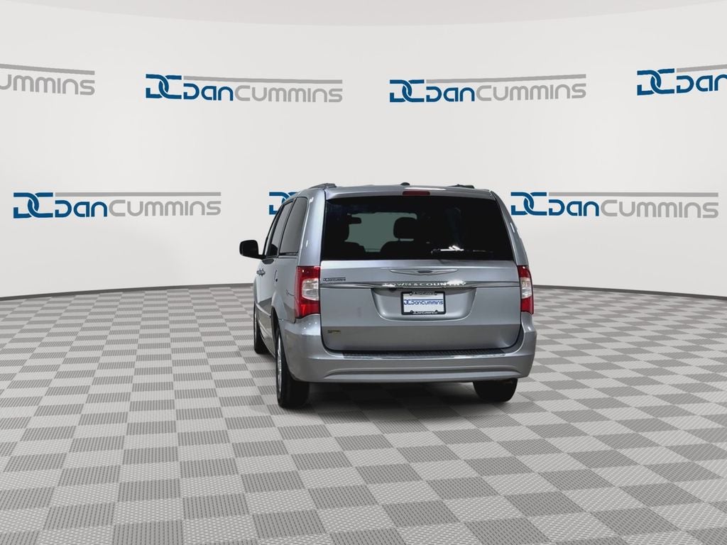 2016 Chrysler Town & Country Touring
