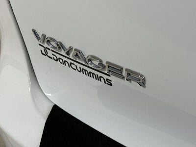 2022 Chrysler Voyager LX