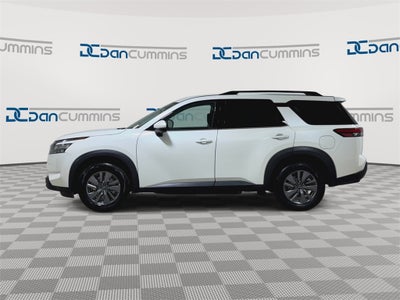 2024 Nissan Pathfinder SV