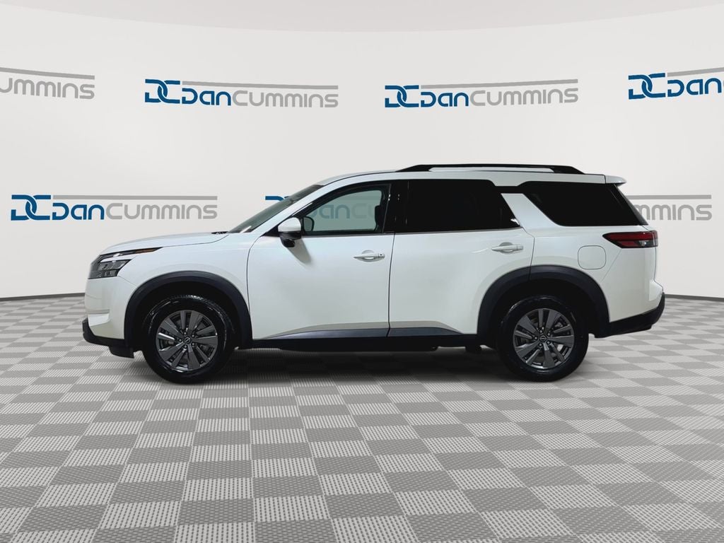2024 Nissan Pathfinder SV