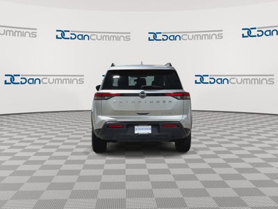 2024 Nissan Pathfinder SV