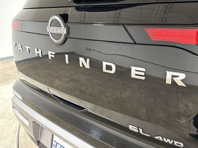 2022 Nissan Pathfinder SL