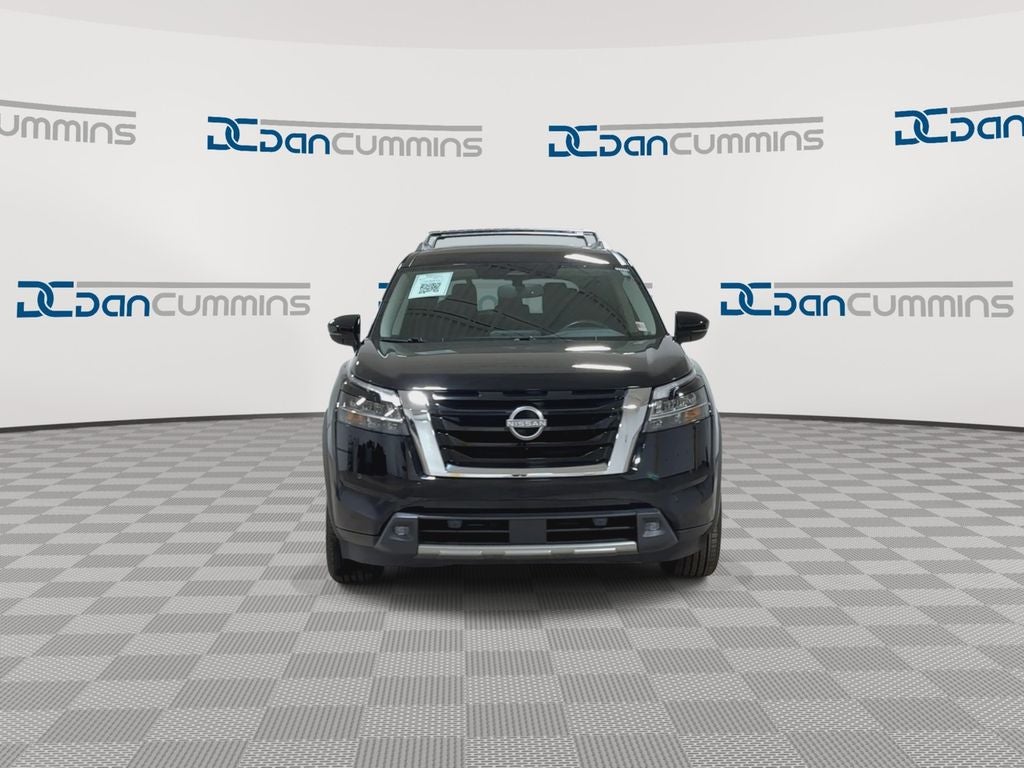 2022 Nissan Pathfinder SL