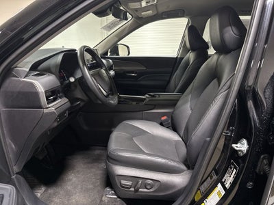 2025 Toyota Grand Highlander LE