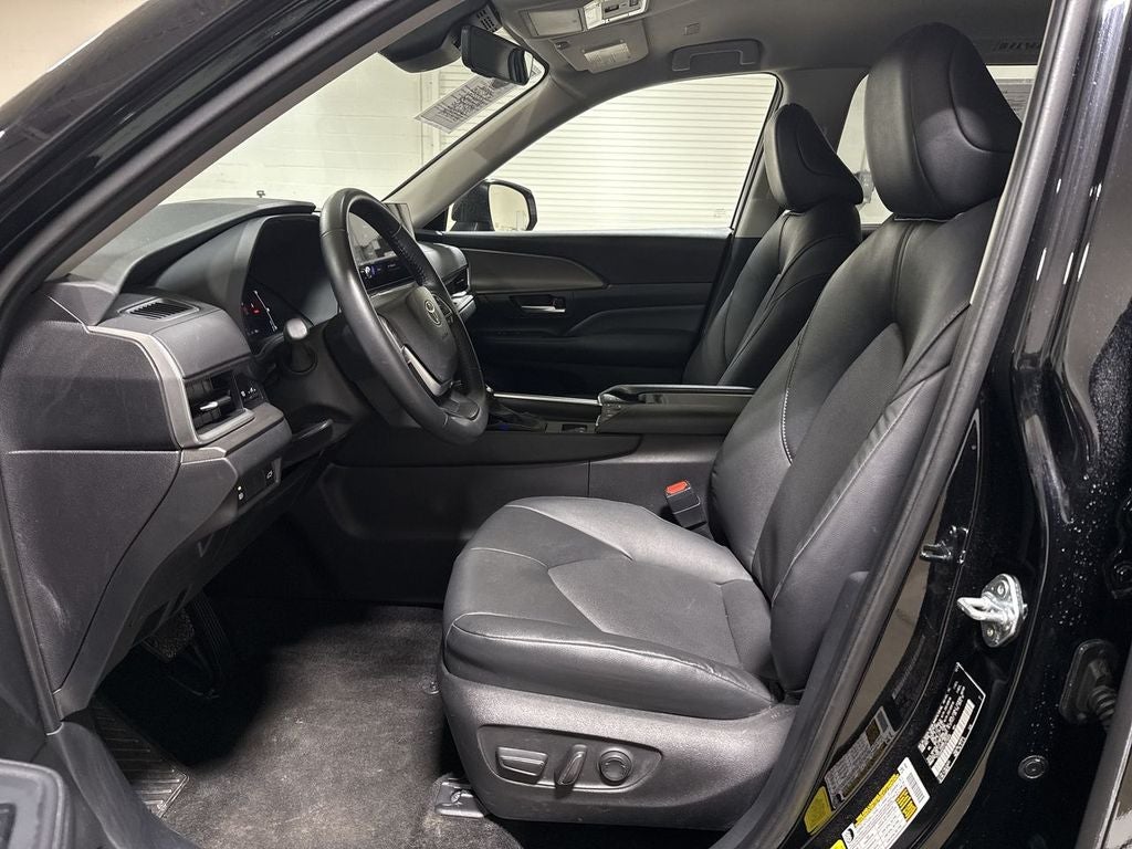 2025 Toyota Grand Highlander LE