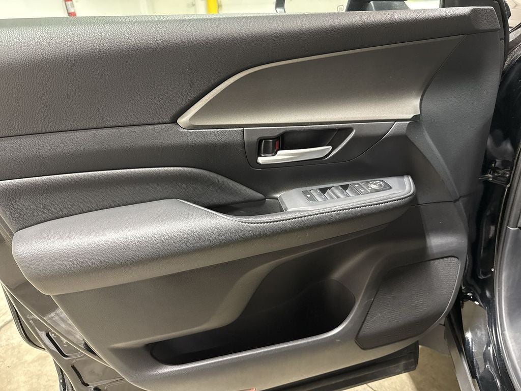 2025 Toyota Grand Highlander LE