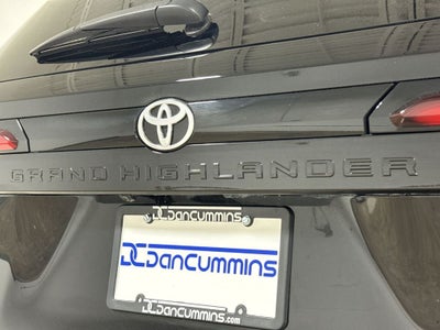 2025 Toyota Grand Highlander LE